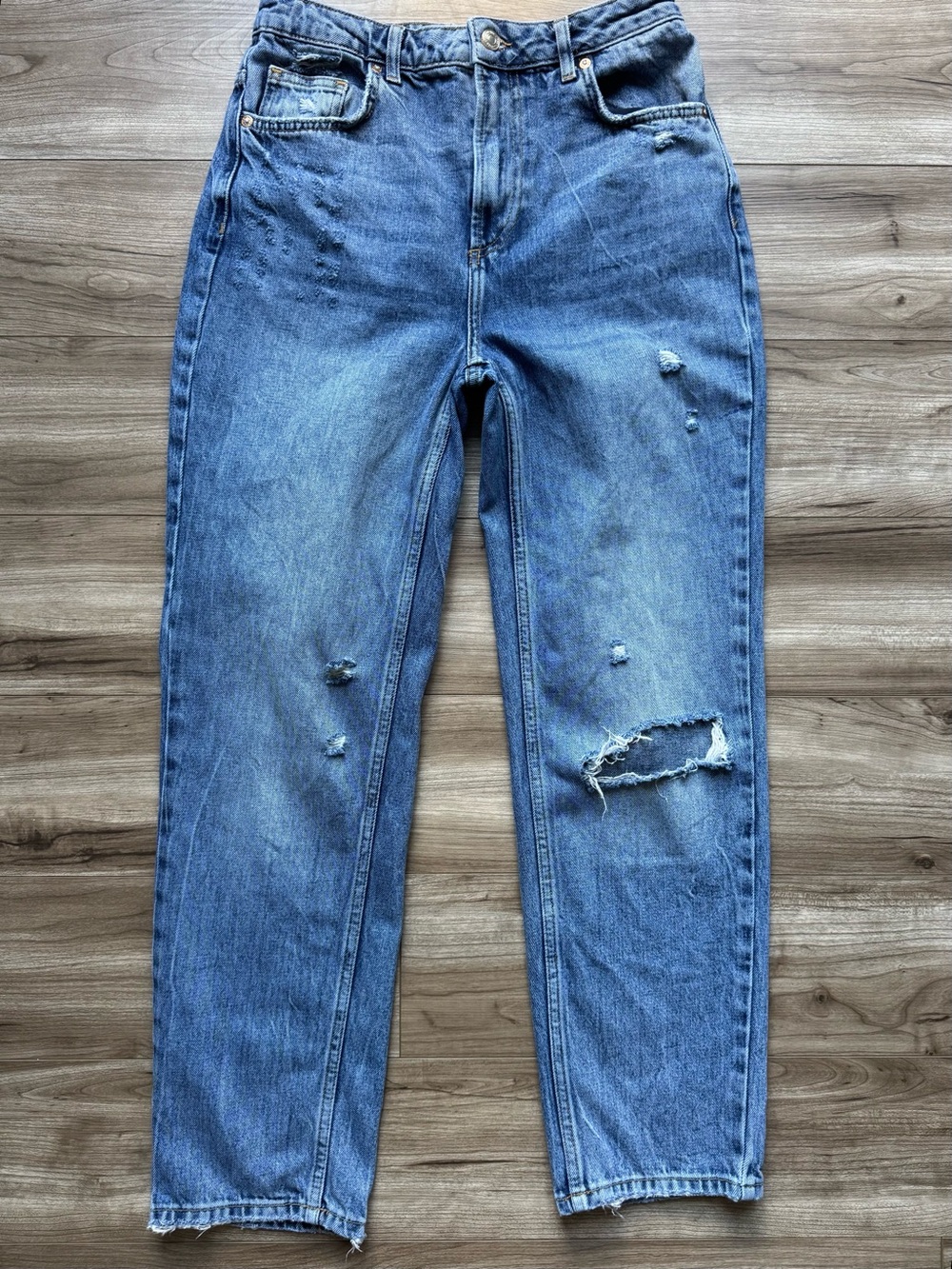 We the Free Dakota Straight Leg Jeans
Size 27 Womens Indigo Blue Wash
Distressed
